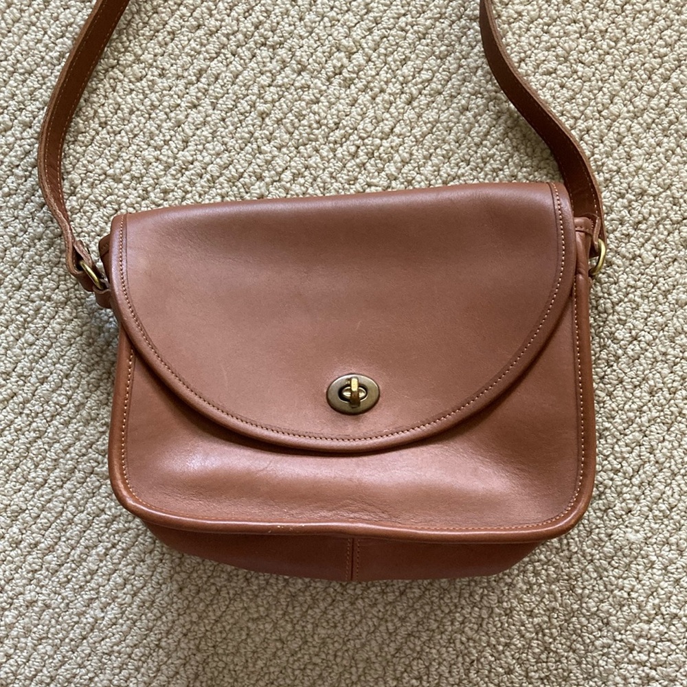 Laura U.S.A. Vintage Leather Brown Crossbody Brass Turnlock Bag Handbag Like New